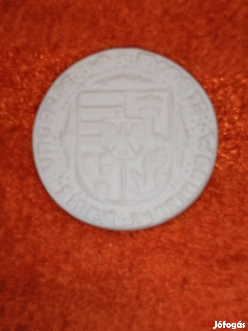 II.Ulászló porcelán érme