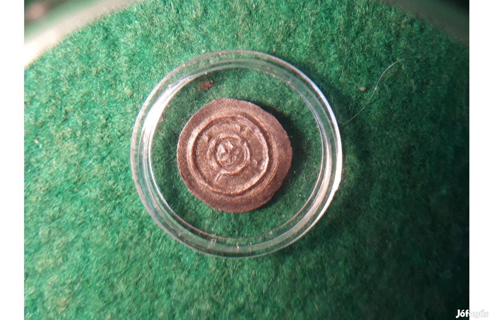 II. Béla 1131-1140 Ezüstdénárja