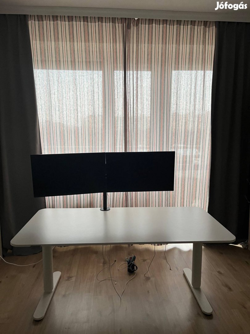 IKEA Bekant motorosan állítható magasságú íróasztal 160x80cm