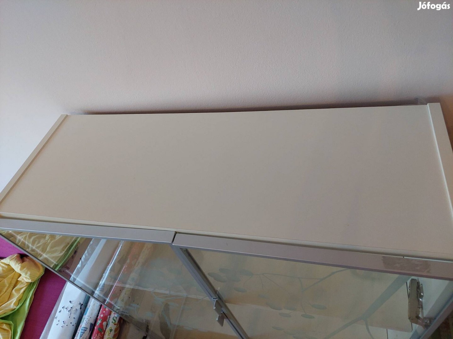 IKEA Billy könyvespolc üvegajtókkal