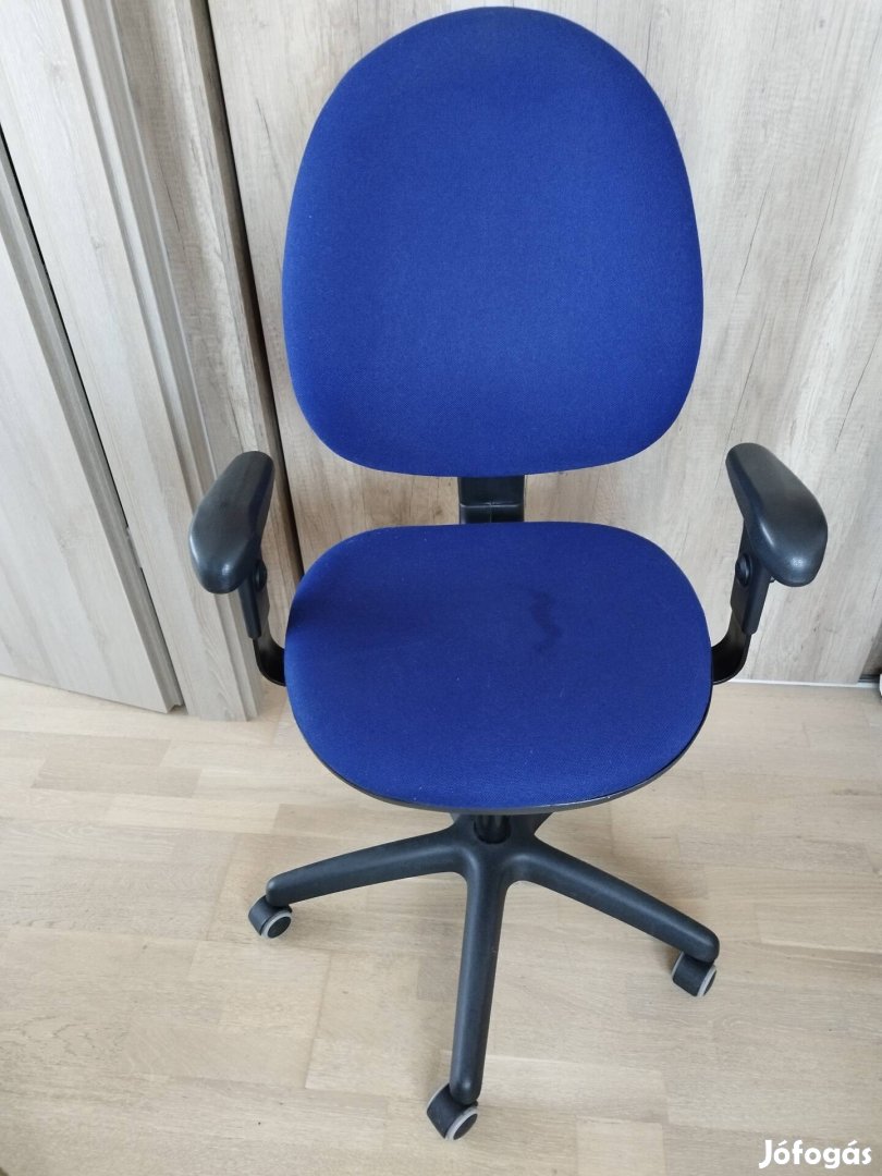 IKEA Bonny állítható irodai görgős szék, karfával