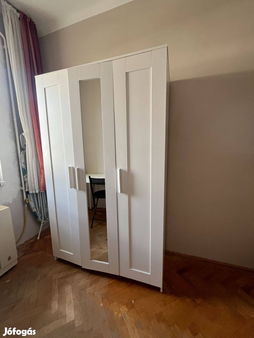IKEA Brimnes gardróbszekrény (új ár 70000Ft) jó állapotban eladó