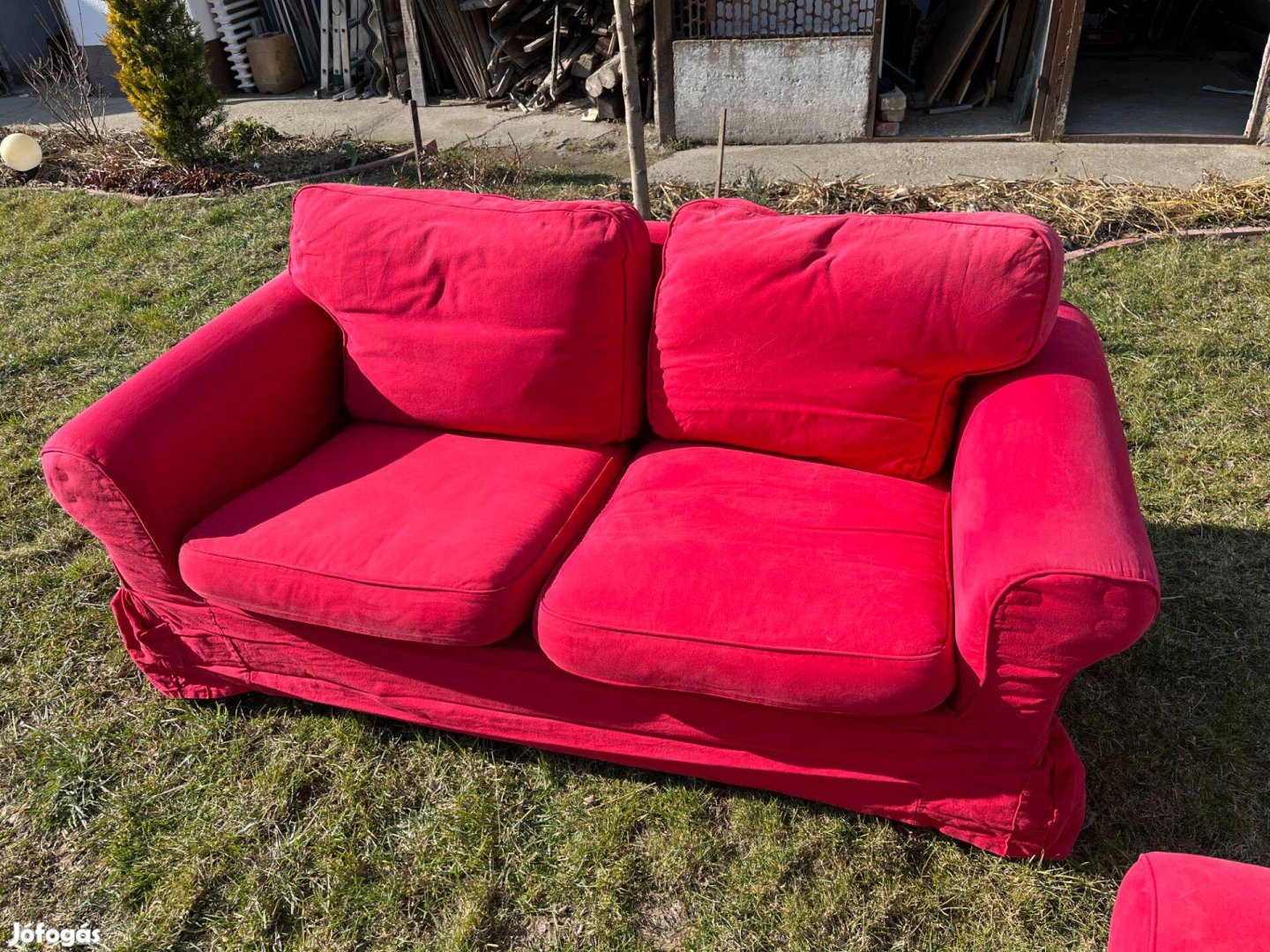 IKEA Ektorp 2 személyes fix kanapé, piros huzat
