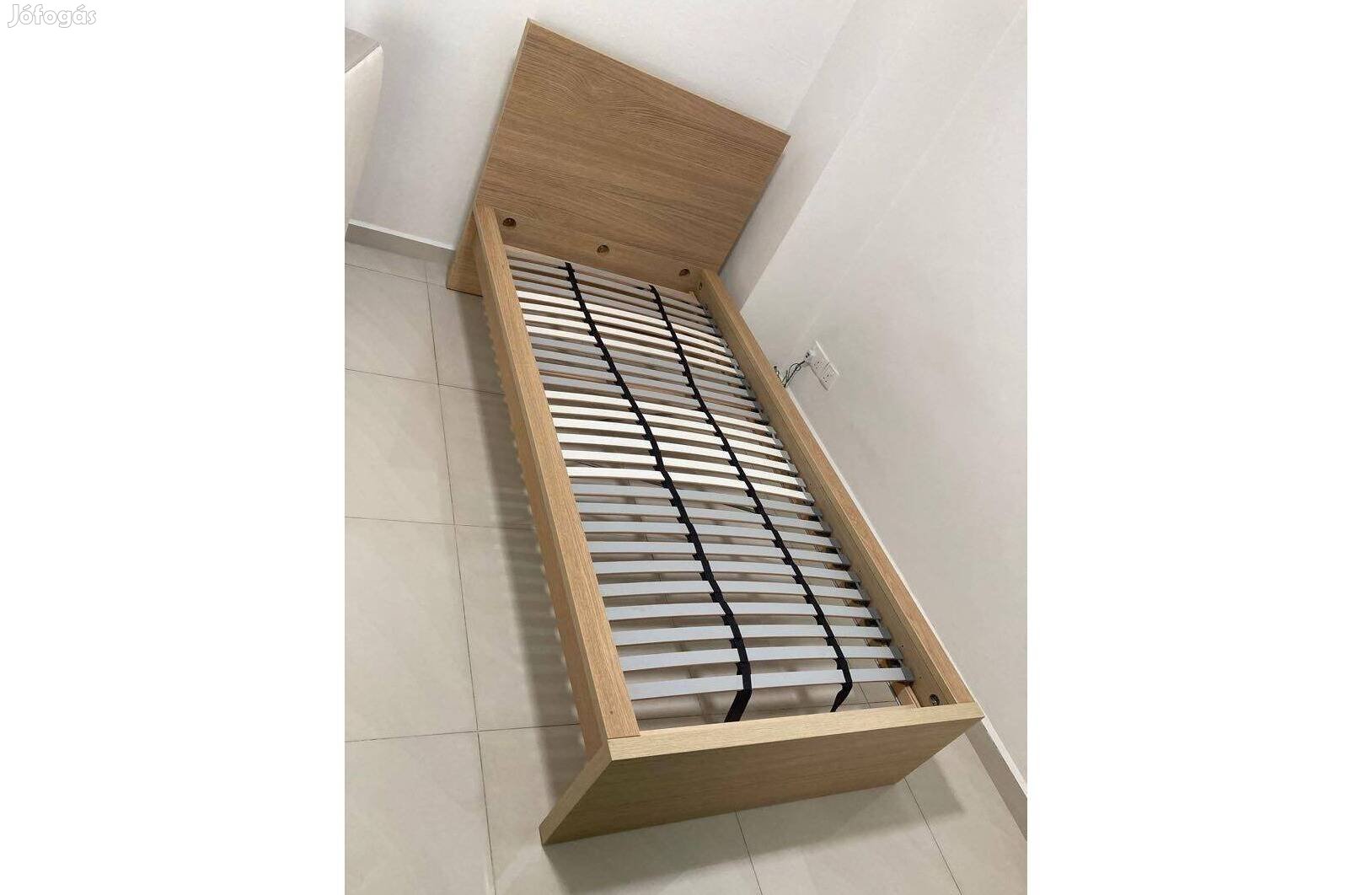 IKEA Malm ágy 90x200 ágyráccsal, matraccal