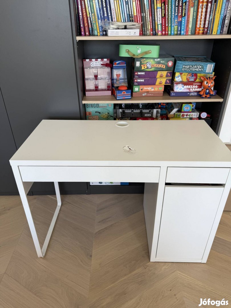 IKEA Micke íróasztal 105*50 cm