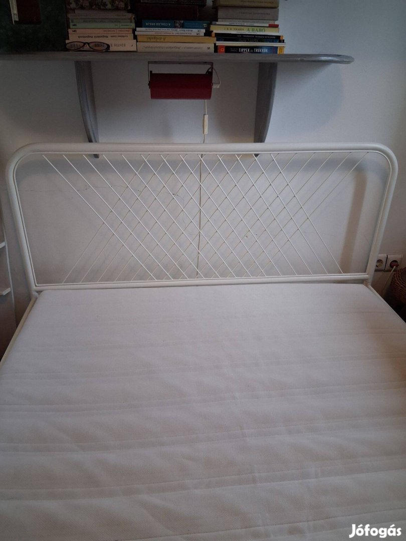 IKEA Nesttun fehér acél ágykeret 140x200 matraccal és ágyráccsal