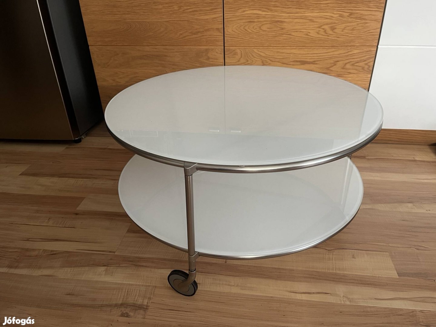 IKEA Strind acél-edzett üveg dohányzóasztal