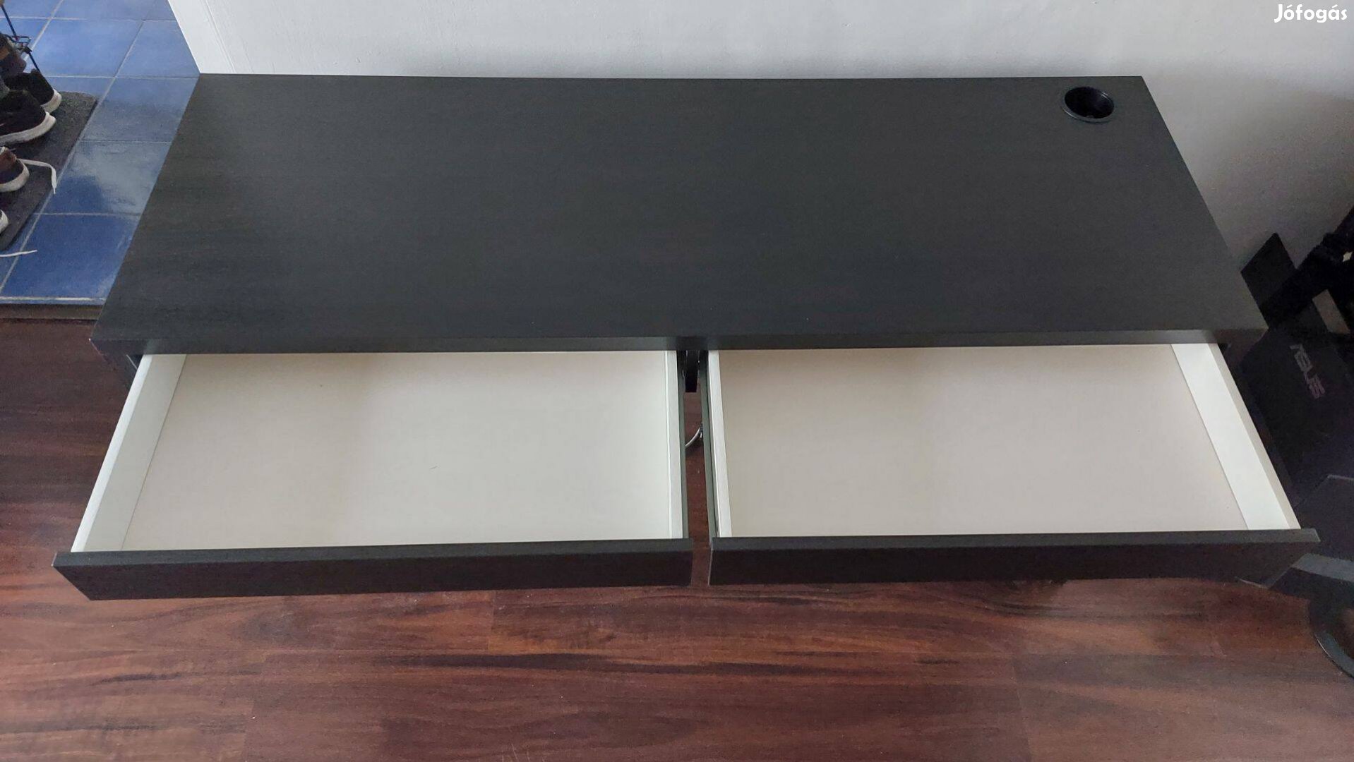 IKEA (Micke) fekete fiókos íróasztal