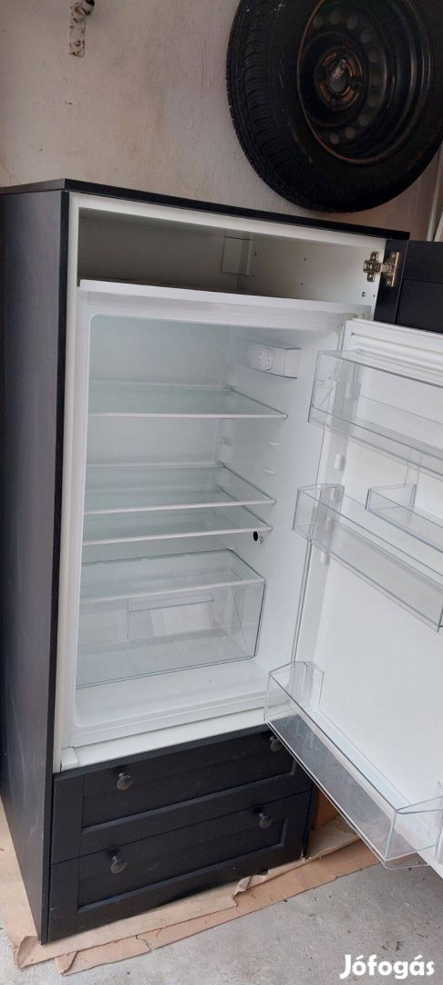 IKEA-ban vasarolt, kb 4 eves alig haszszllításban nem tudok segíteni!