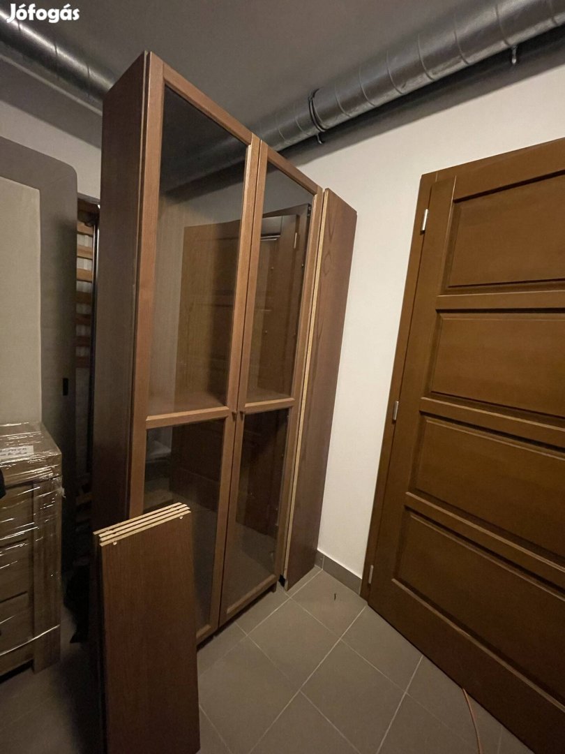 IKEA billy barna könyvespolc üvegajtókkal