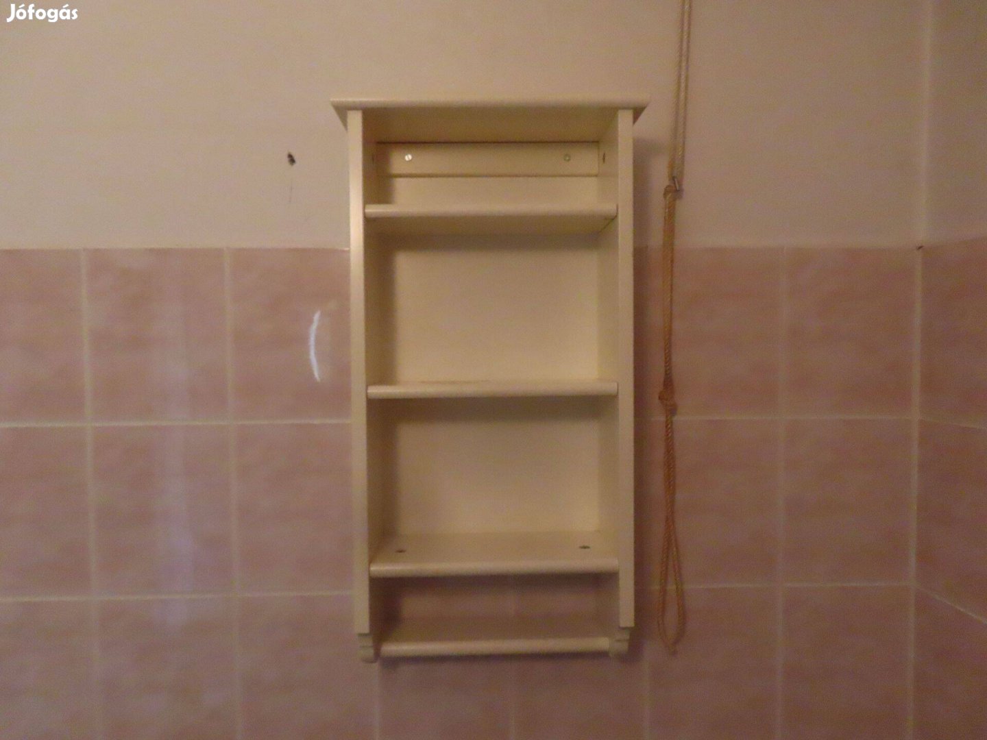 IKEA-s fali polc fürdőbe