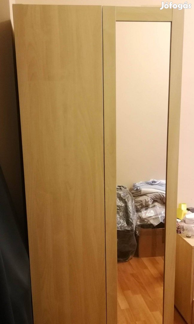 IKEA tükrös szekrény (akasztós, alul 1 polccal)