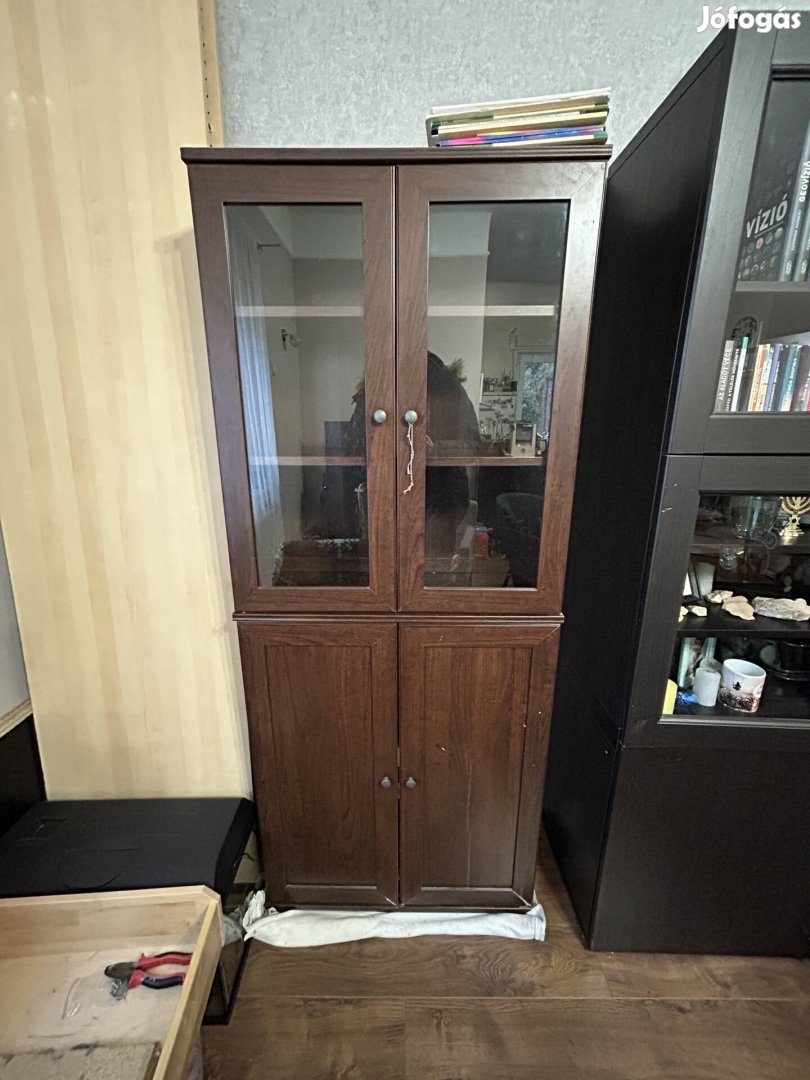 IKEA vitrin üveges szekreny