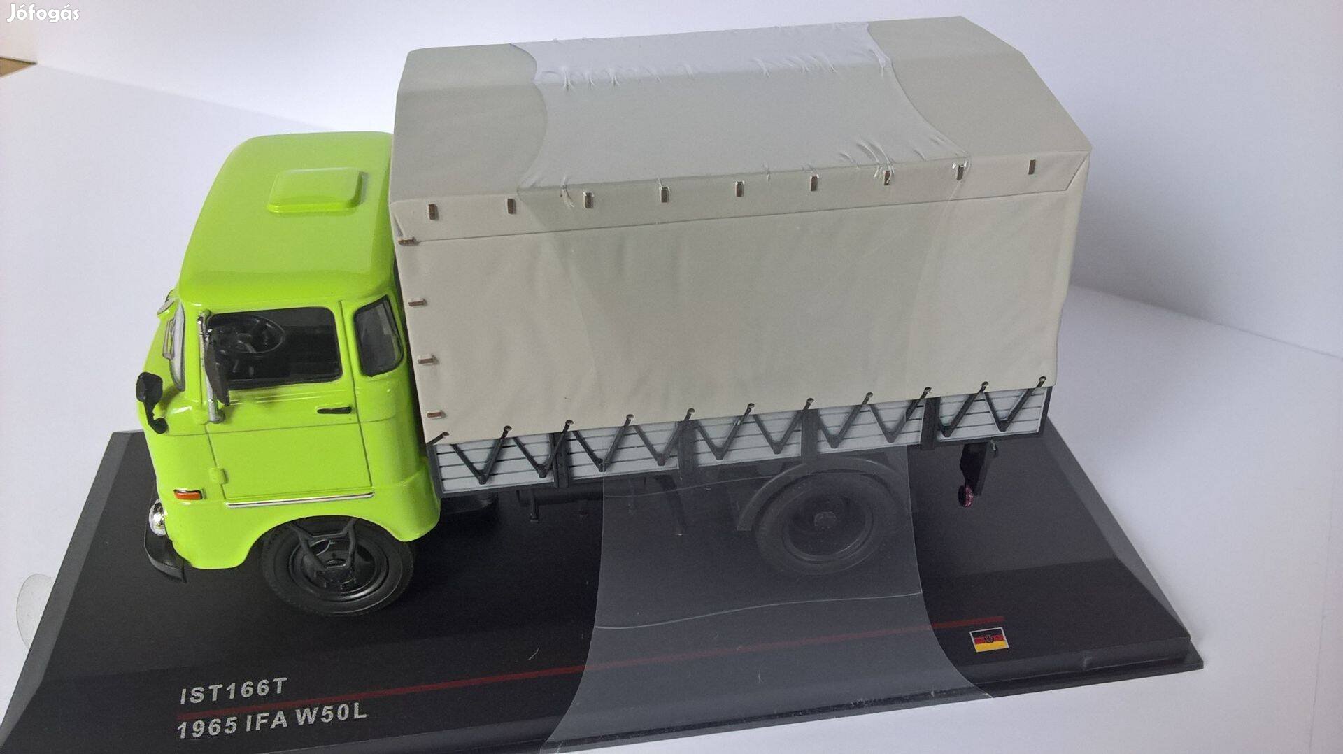 IST IFA W 50 ponyvás zöld teherautó modell, retro DDR