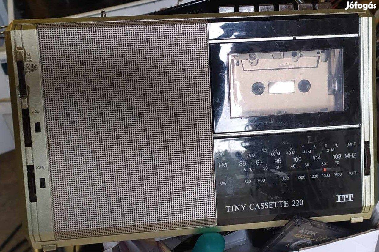 ITT Tiny Cassette 220S Kazettás rádiós magnó