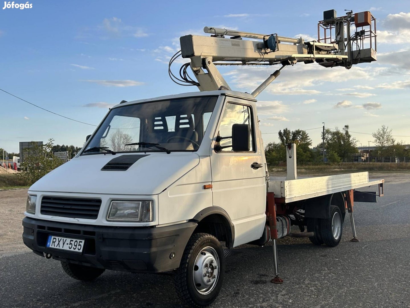 IVECO 35 Daily 35-10 C 35-8 Emelőkosaras 18m