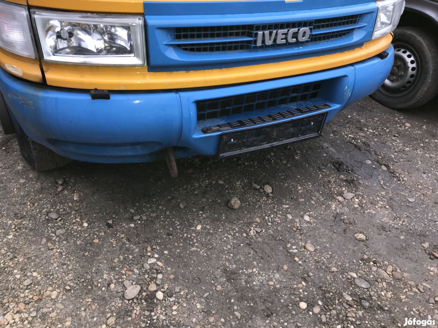 IVECO DAILY 2000-2006 Első Lökhárító Bontott eladó