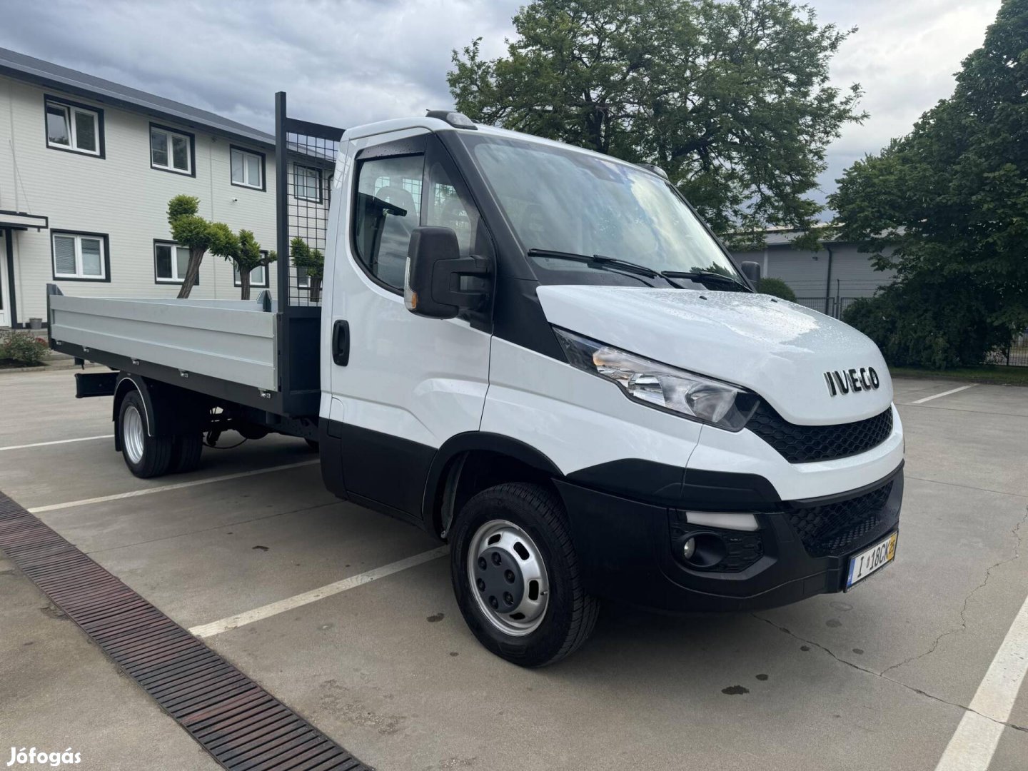 IVECO Daily 35C15 450x210 3-Oldalra Billencs