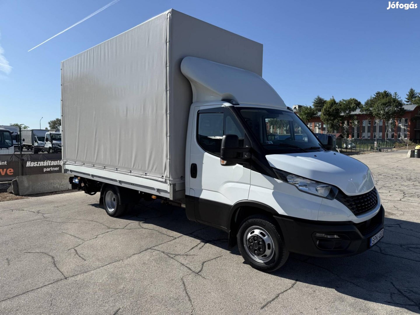 IVECO Daily 35C18 4.4m ponyva+emelőfal.duplaker...