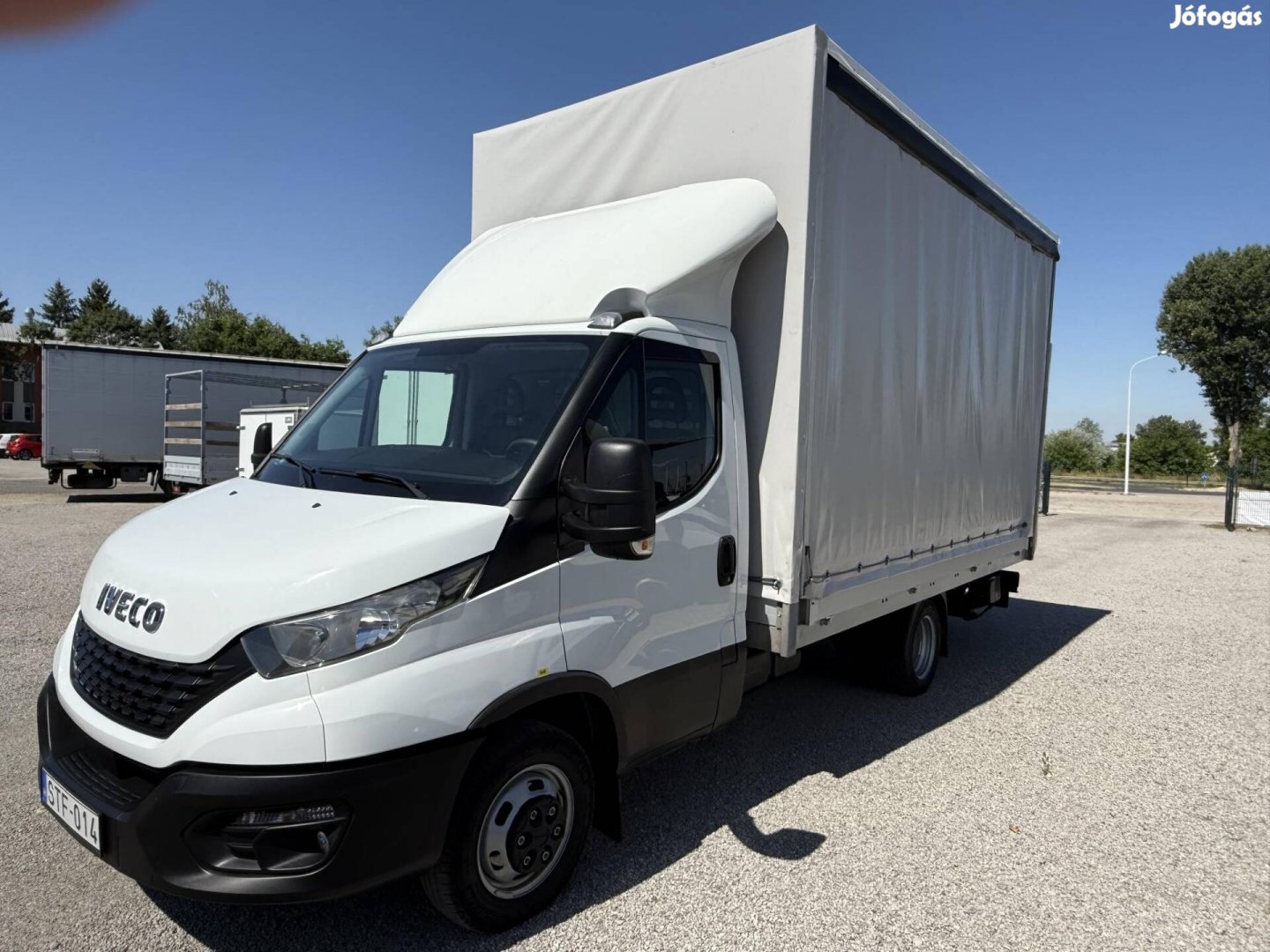 IVECO Daily 35C18 4.4m ponyva+emelőfal.duplaker...