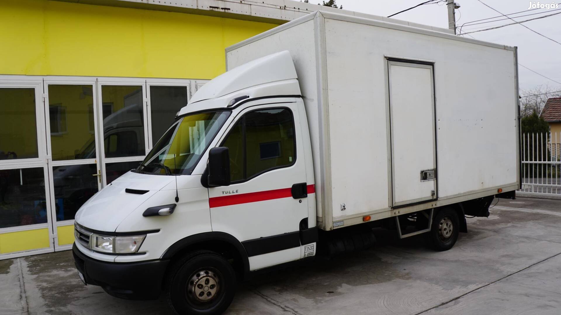 IVECO Daily 35 S 12 Emelőhátfalas!