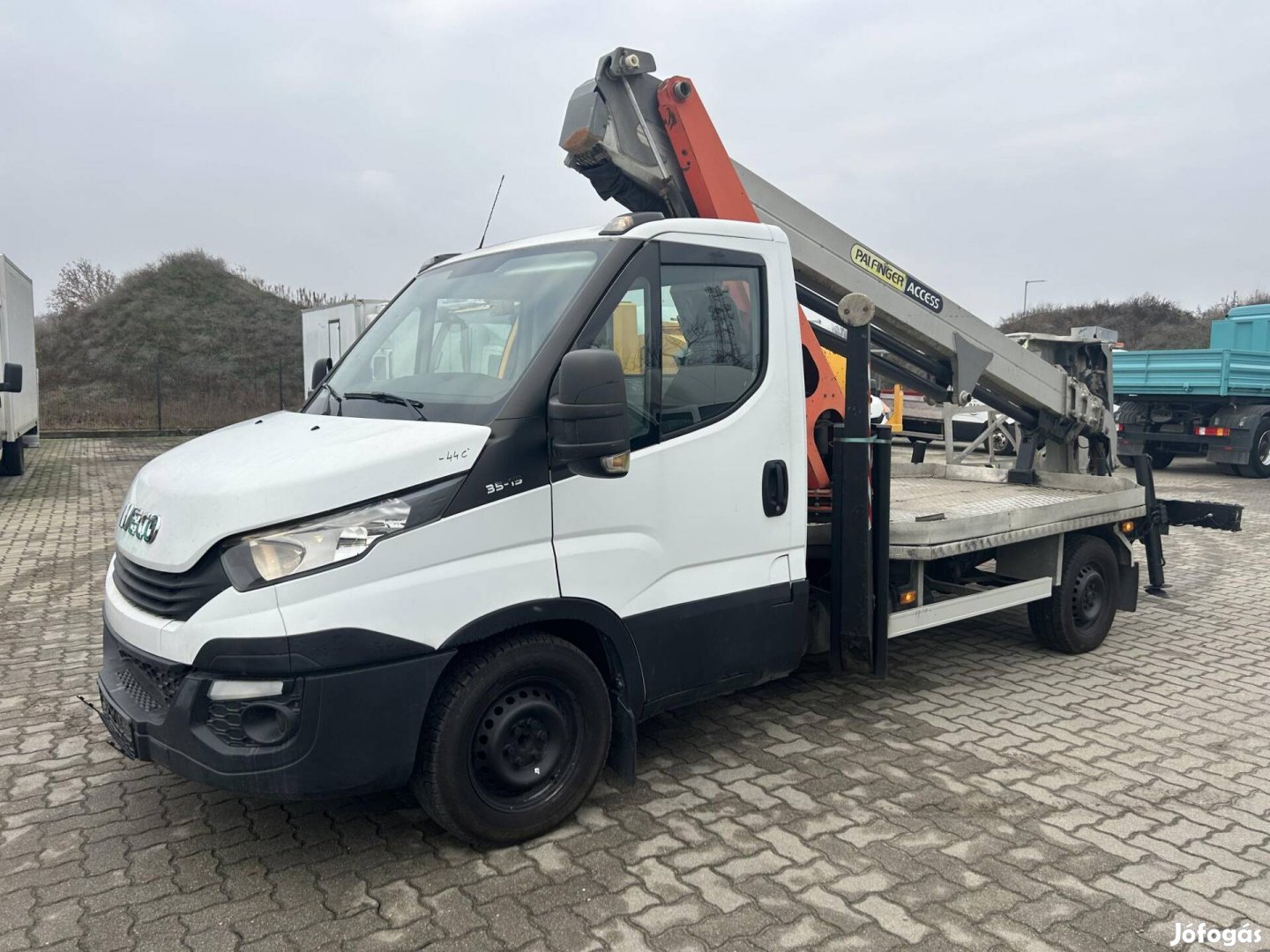 IVECO Daily 35 S 15 3450 20m-es emelőkosaras