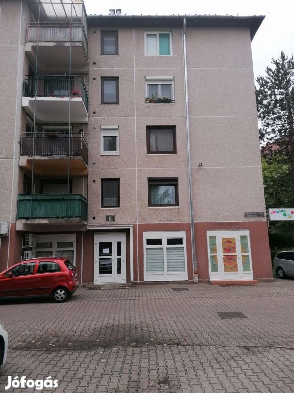 IV. Kerület, Dunakeszi utca, 106 m2-es, 4. emeleti, társasházi lakás