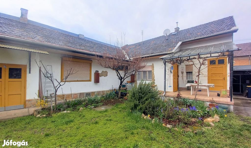 IV. Kerület, Kertváros, 95 m2-es, családi ház, 3 szobás, jó állapotú