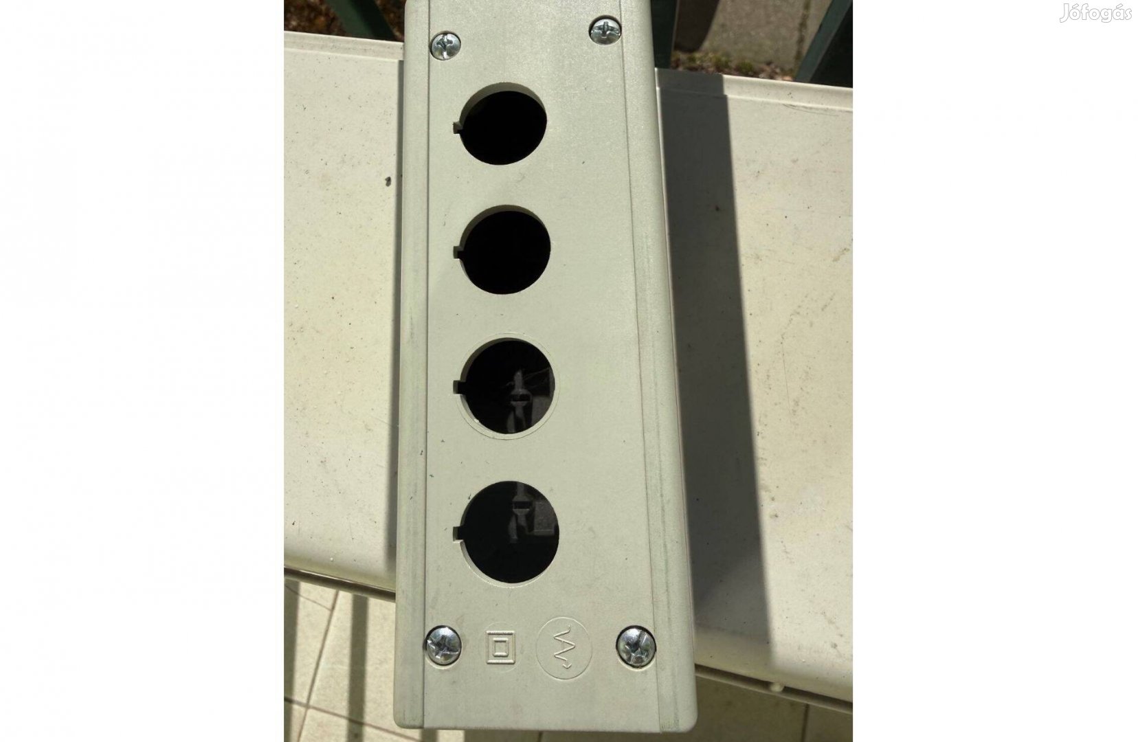 I-K 4 műanyag tokozott