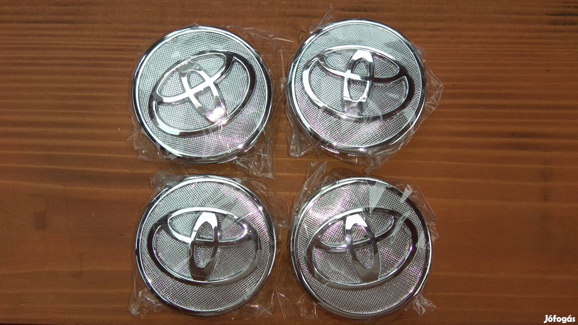 I. Toyota felnikupak szett ezüst 53/57mm