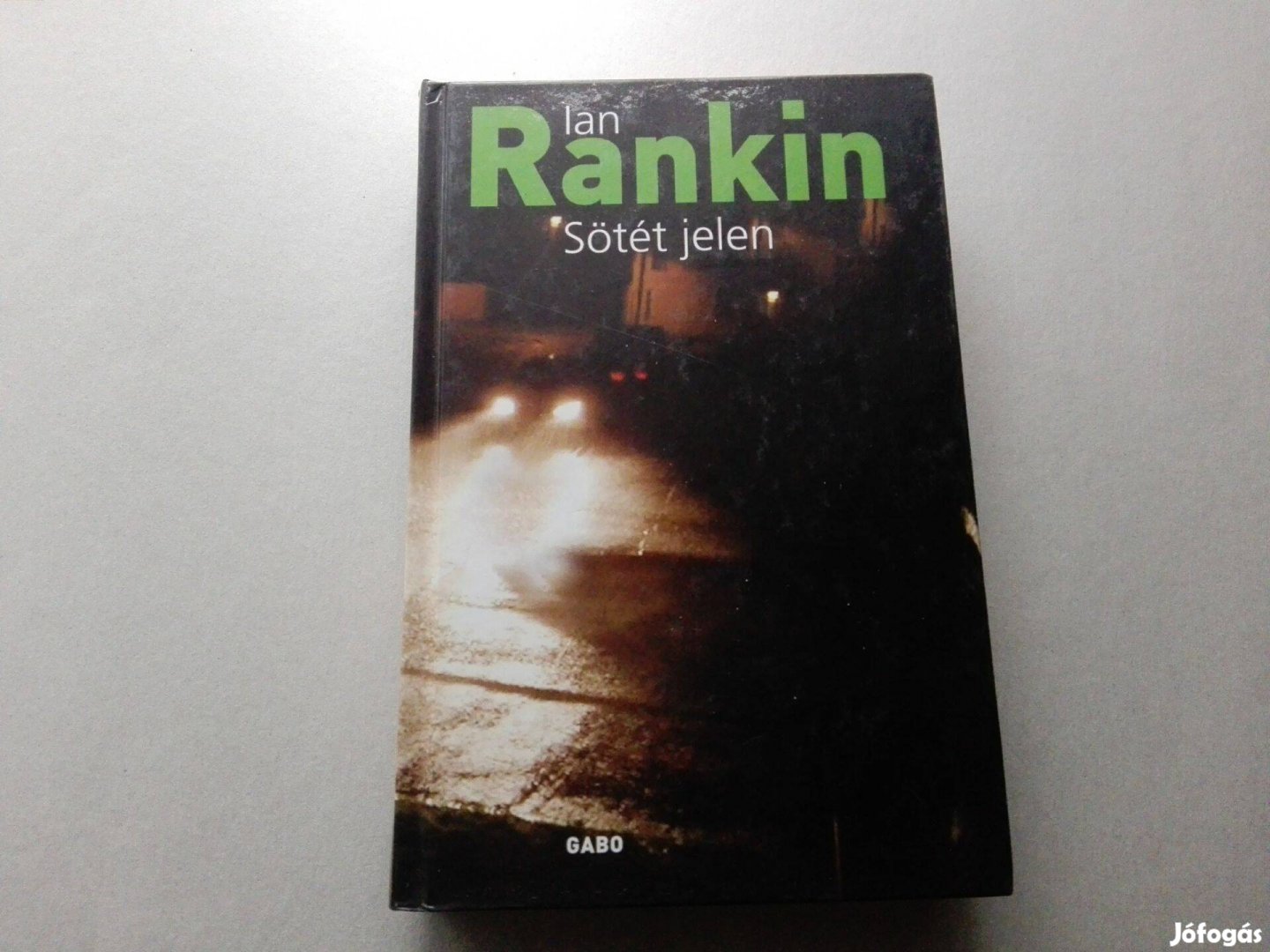 Ian Rankin: Sötét jelen című Új könyve akciósan eladó !