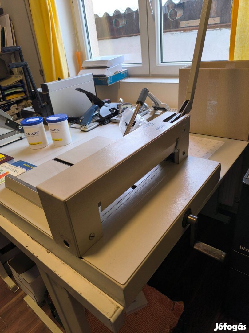 Ideál A3 papírvágó