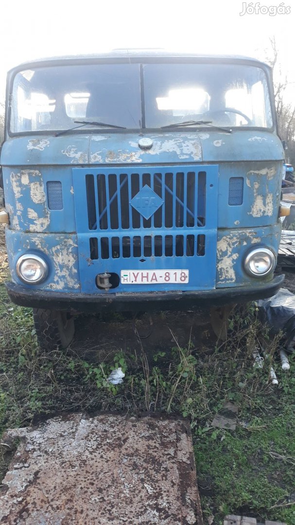 Ifa bolenös terepes piros rendszámos csere érdekel.