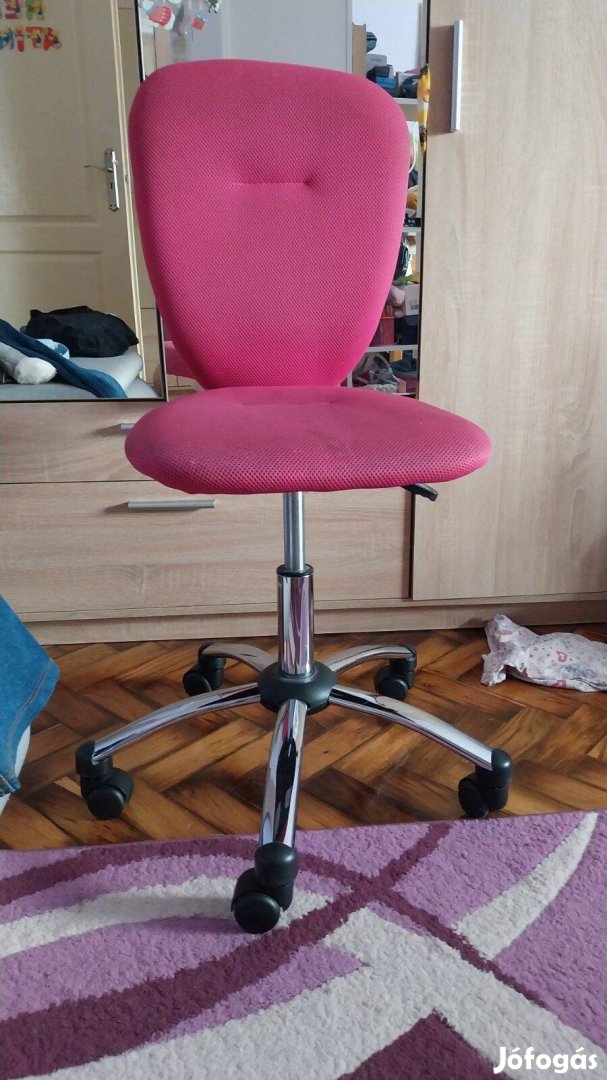 Ifjúsági forgószék jelképes áron