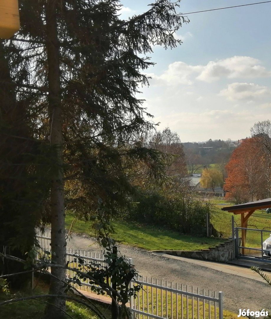 Igali gyógyfürdő mellett panorámás nyaraló eladó