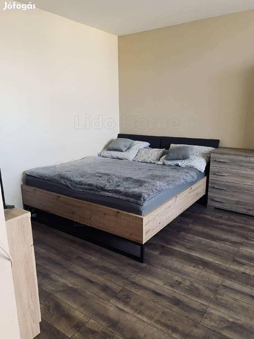 Igényesen felújított, dupla erkélyes lakás eladó Nagykanizsá