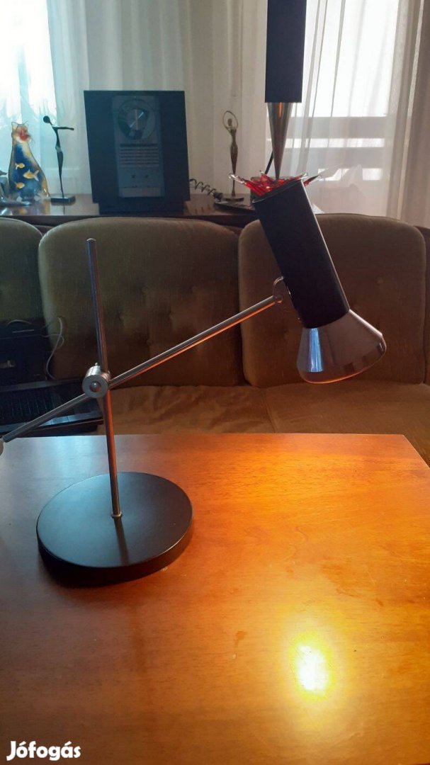 Igényesen tervezett , retro asztali lámpa