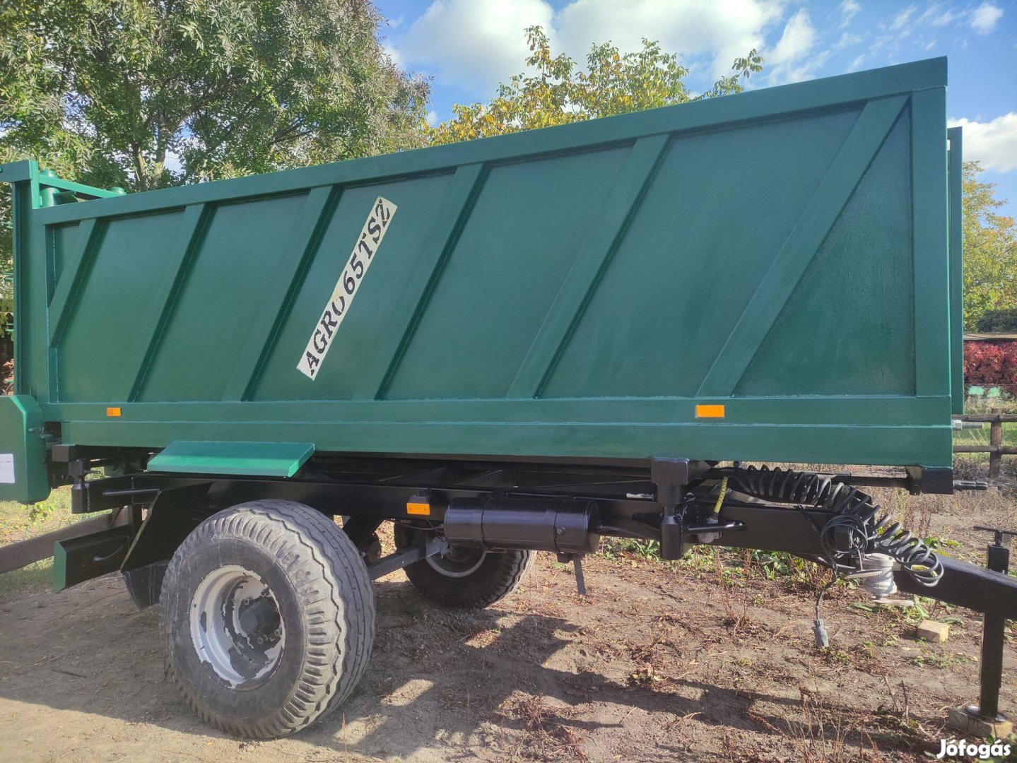 Igj-Agro 65 típusú trágyaszóró pótkocsi eladó
