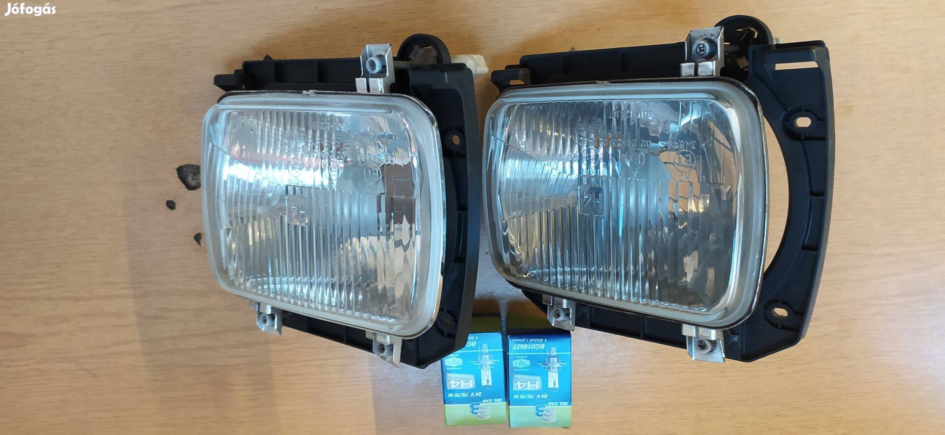 Ikarus 1 pár fényszóró Hella 400 tip.+ H4 izzó