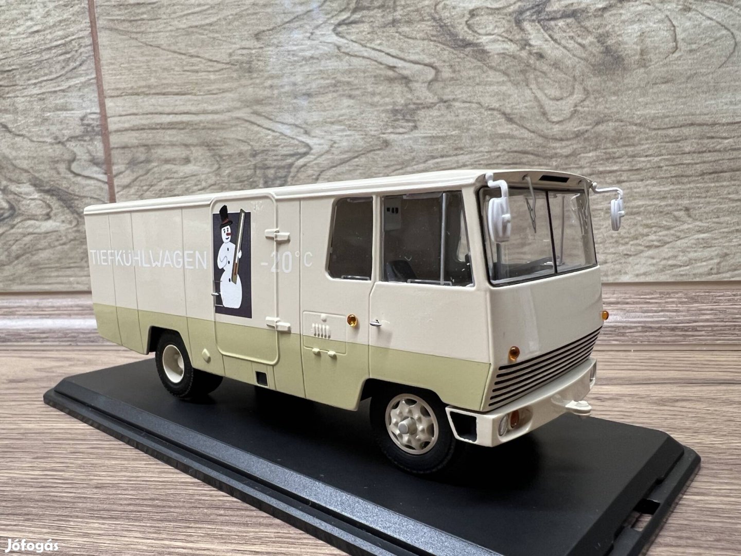 Ikarus 404 Hűtőkocsi 1/43 1:43 Modelpro