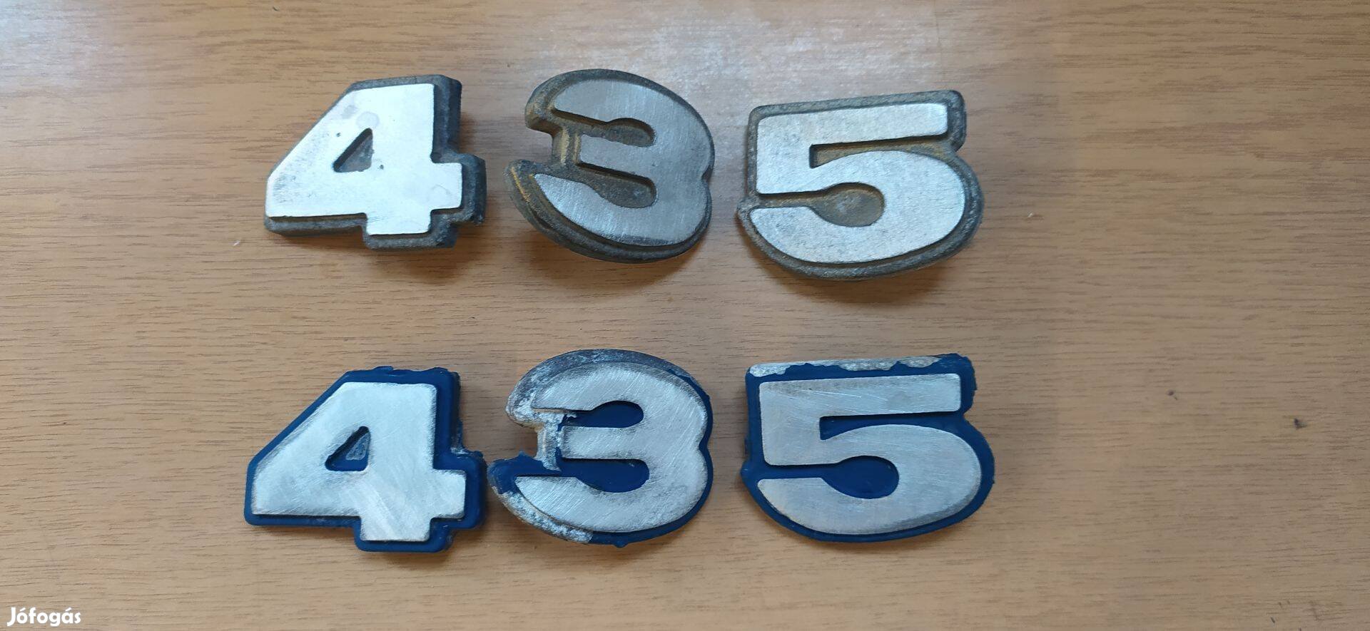 Ikarus 435 embléma logo felirat szám típusjelzés