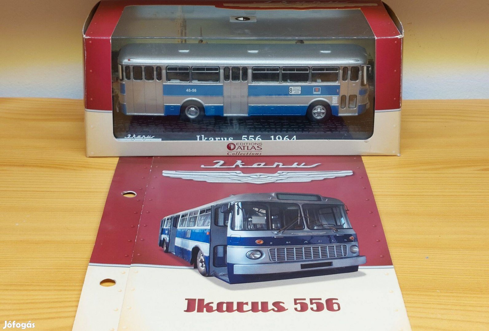 Ikarus 556 1:72 Atlas Editions autóbuszmodell. Hibátlanul, újsággal