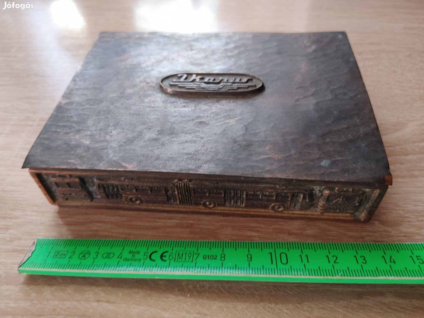 Ikarus eredeti fém doboz oldalán buszokkal