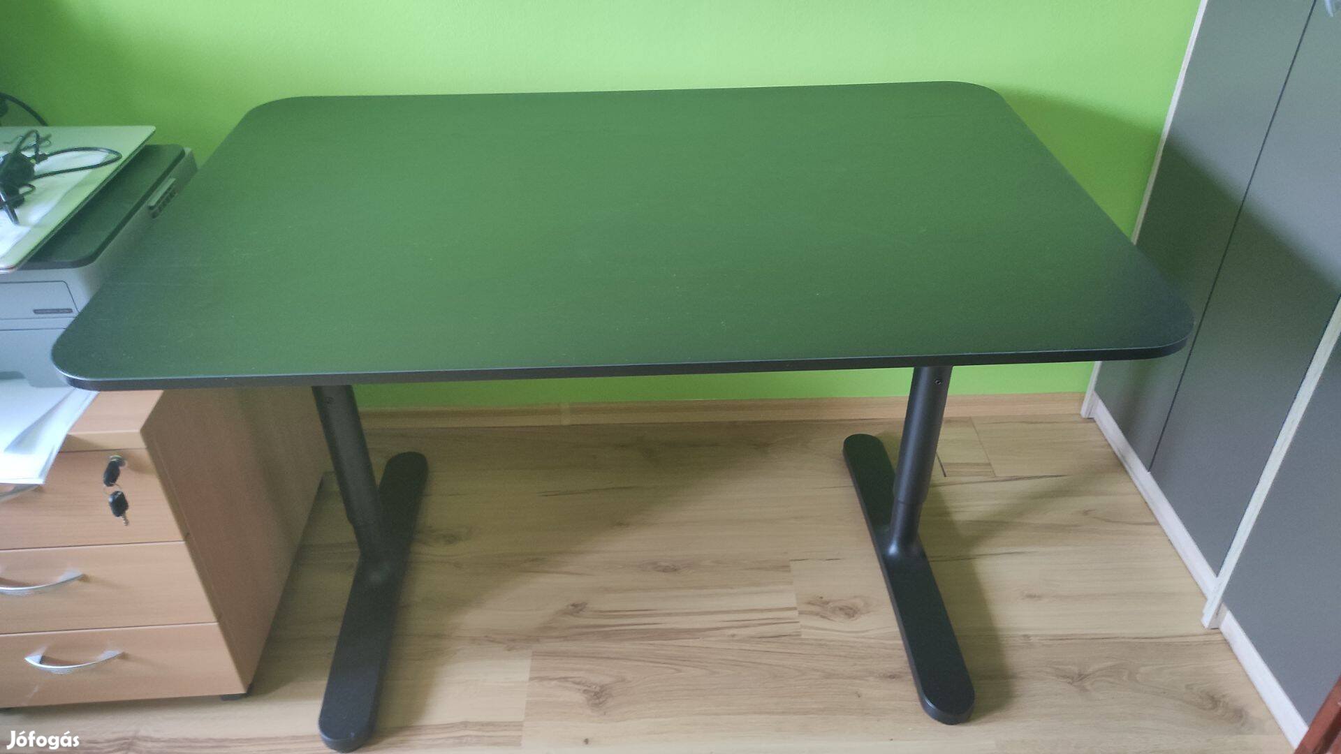 Ikea Bekant 120 cm fekete/fekete íróasztal