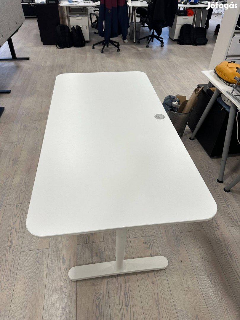 Ikea Bekant íróasztal eladó