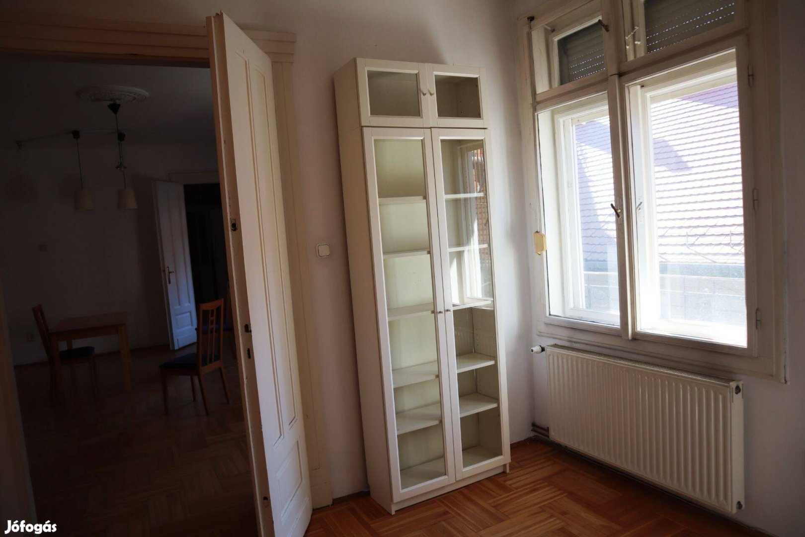 Ikea Billy üvegajtós könyvszekrény