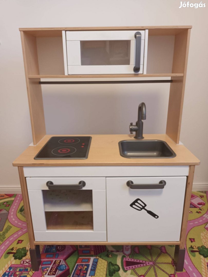 Ikea Duktig gyerekkonyha ajándék műanyag kosárral