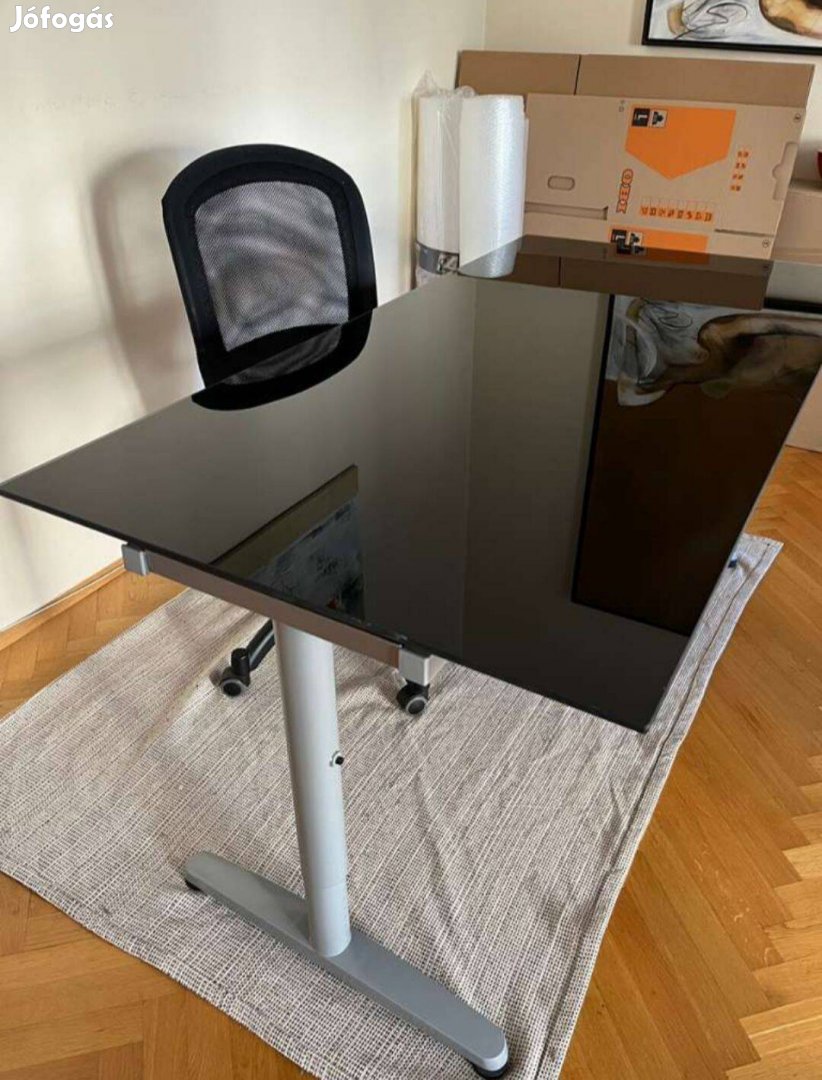 Ikea Galant íróasztal edzett üveglappal 80x160 cm