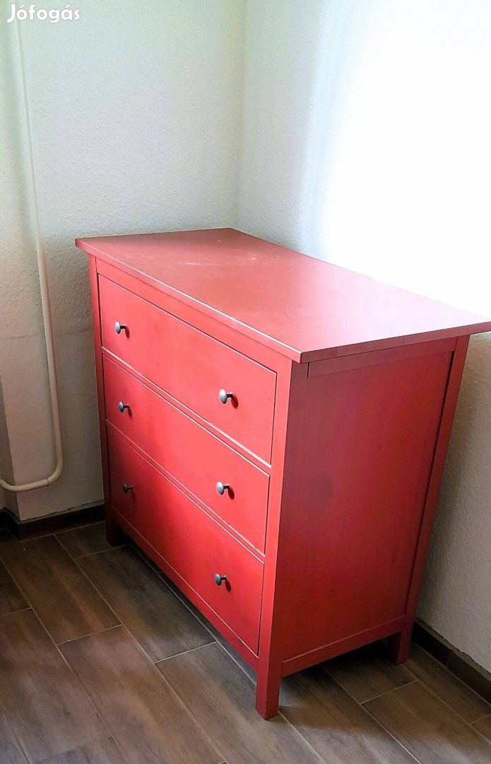 Ikea Hemnes 3 fiókos komód + 2 db Ikea Hemnes éjjeli szekrény