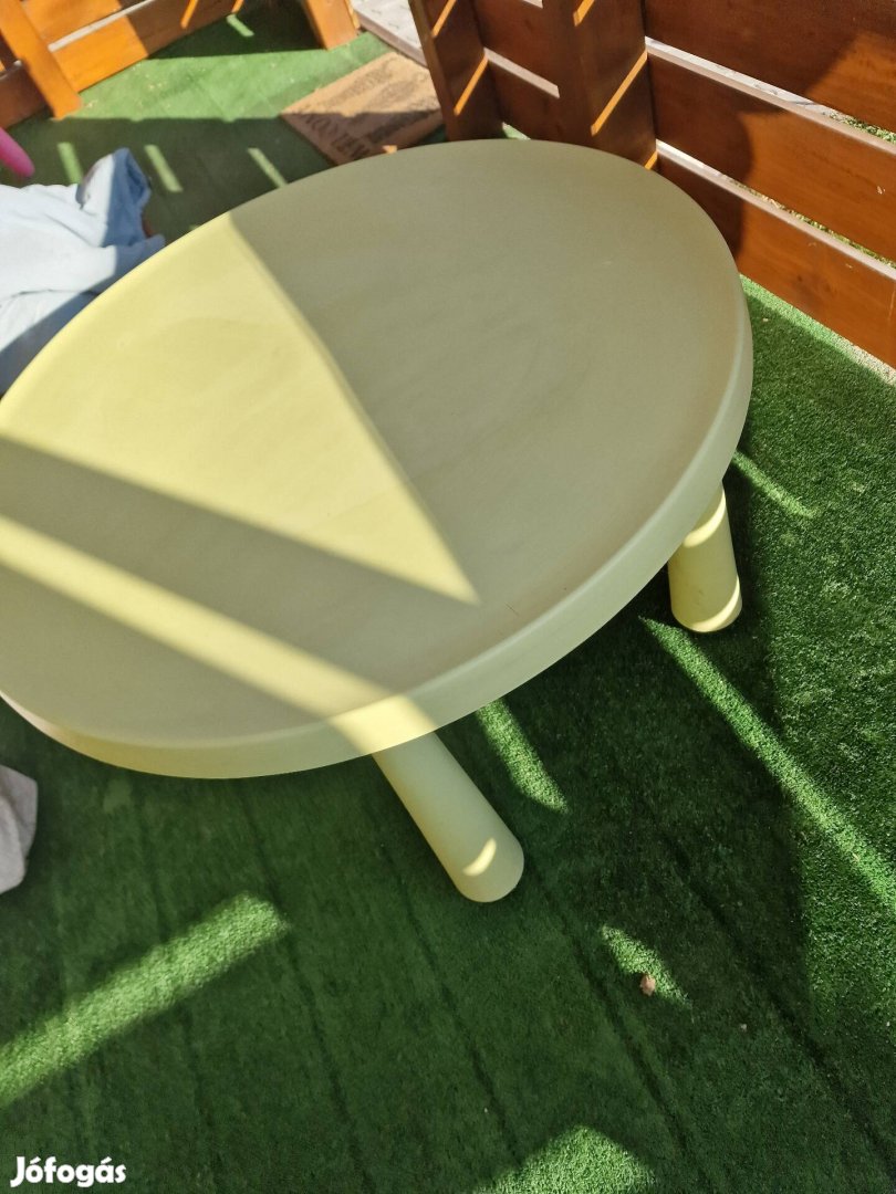 Ikea Mammut asztal + 2 szék